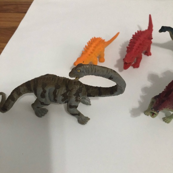 Dinosaur lot of 10 plastic dinosaurs. Fun imagination toy figurines - Picture 4 of 8